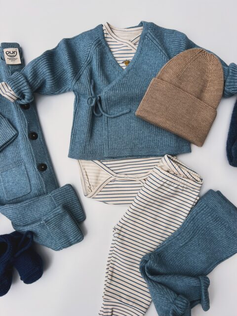 •• Puri Organic •• Capsule inspiratie voor de allerkleinsten — wij zijn helemaal verliefd op dit fijne merkje 🫶 De mooie kleuren, de zachte materialen en de kwaliteit — alles klopt ✨
Combineer de items met onze andere favorieten voor een complete look voor jouw kleintje 🤍 

#babykledinginspiratie #babyfashion #babystyle #babymode #duurzamebabykleding #puriorganic #organicbaby #babyuitzet #newbornmusthaves #dreumesenzo