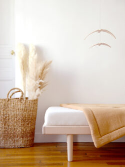 Houten boxmobiel zwaluwen