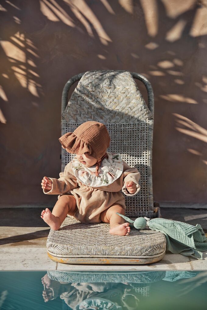Elodie zonnehoedje soft terraccotta met zonbescherming