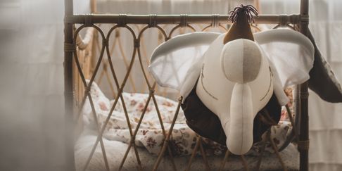 Love me Decoration circus olifant creme-mosterd kleur