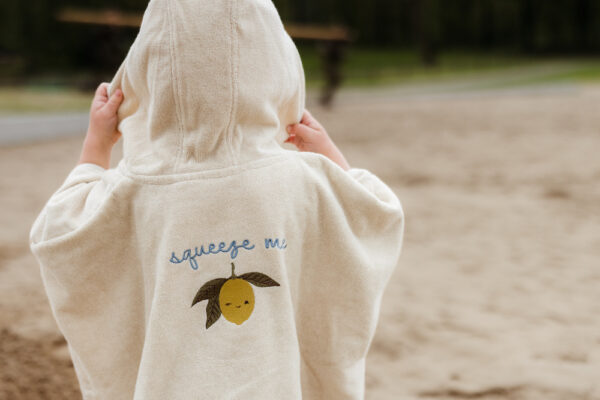 Konges Sløjd badstoffen poncho embroidery lemon