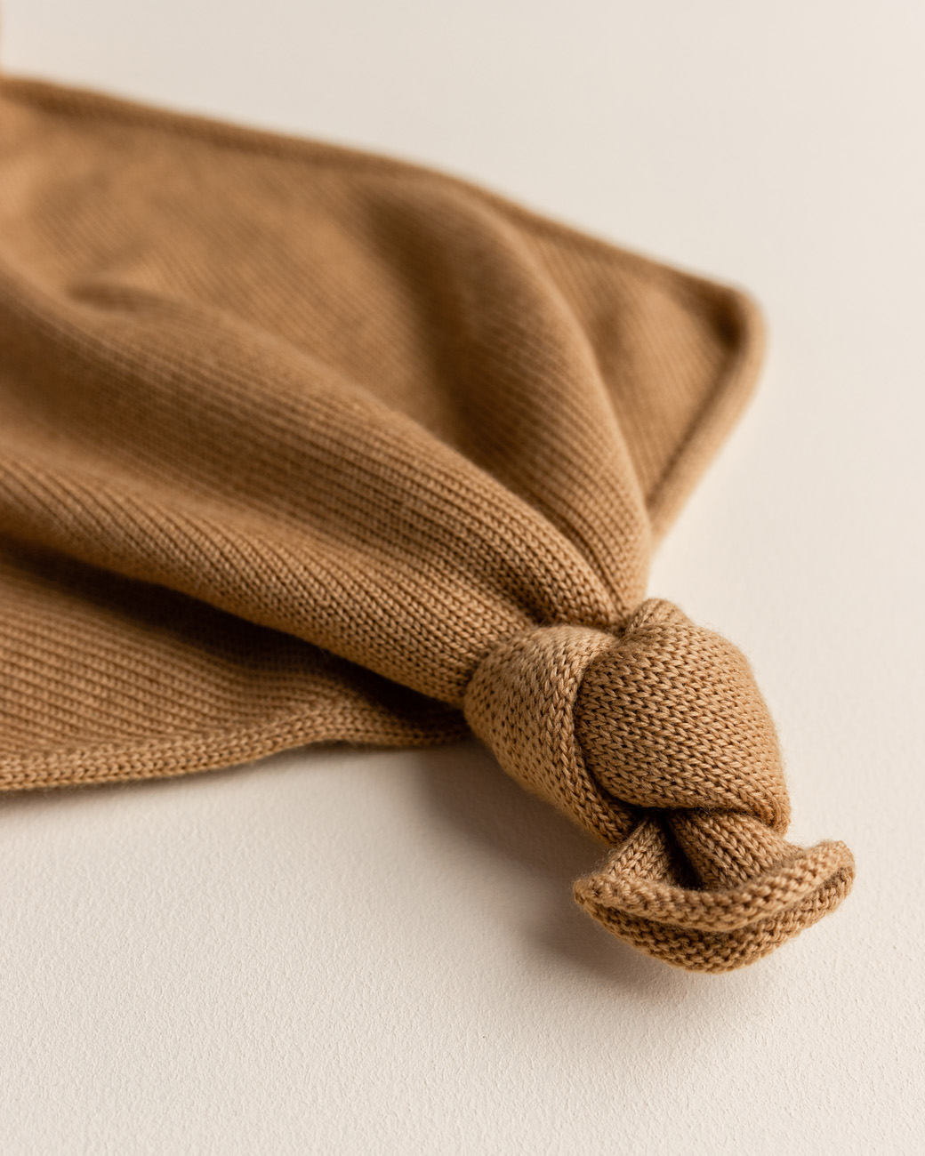 Hvid knuffeldoekje Teddy Tokki ochre