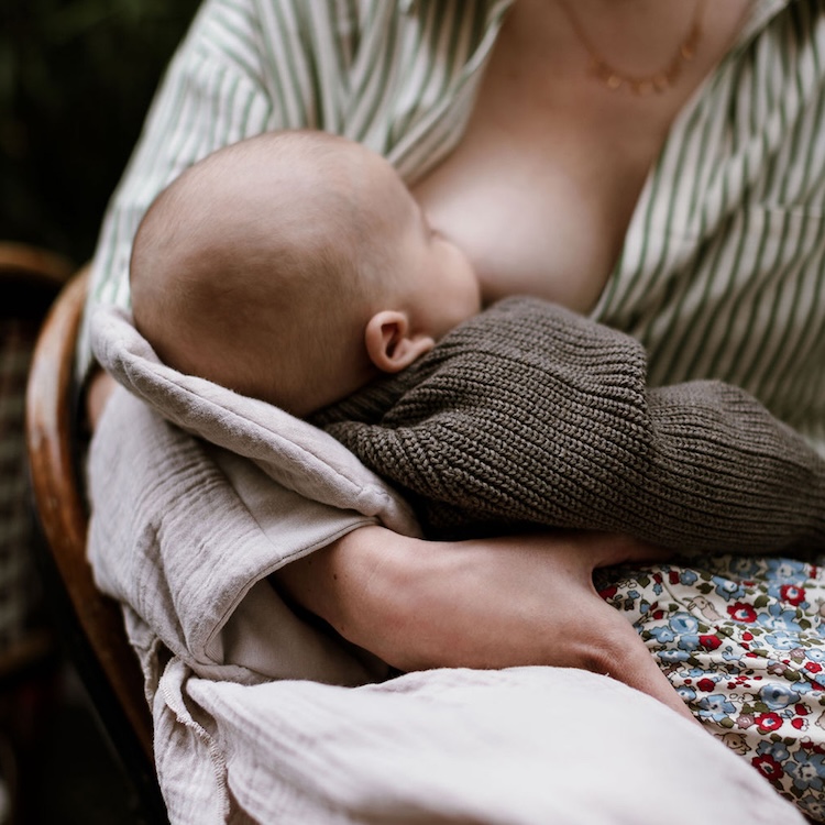 That's Mine comfy me voedingskussen brown