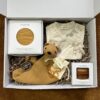 Baby cadeaubox vriendje oker