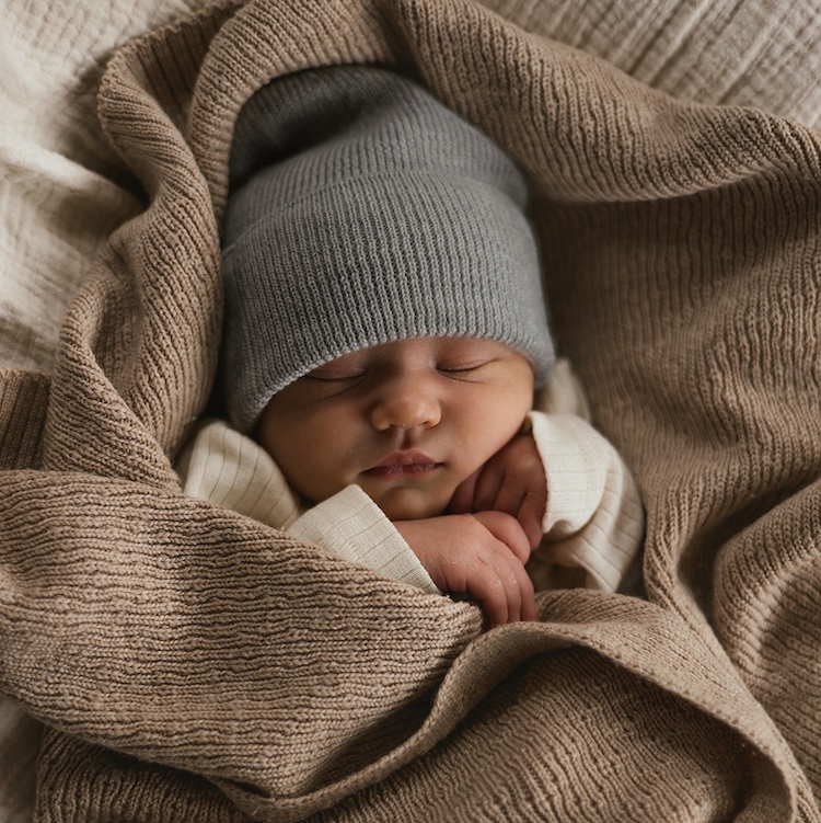 Hvid baby beanie fonzie newborn grey melange