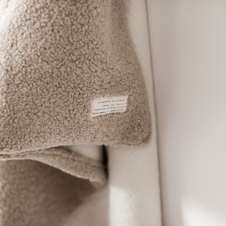 Atelier Pomme wiegdeken teddy bonjour beige