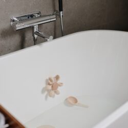 Mushie badspeeltje waterwiel water wheel