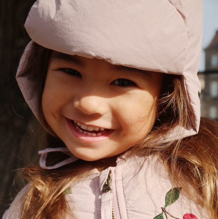 Konges Sløjd muts met oorflappen juno twilight mauve