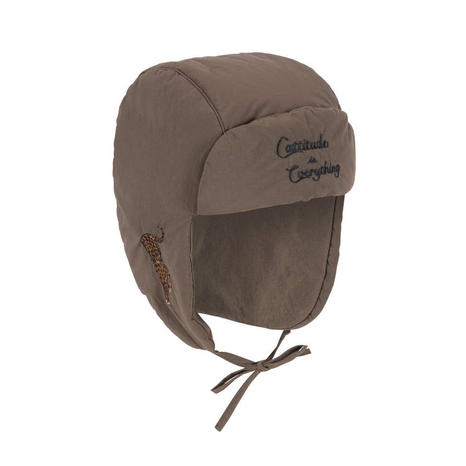 Konges Sløjd muts met oorflappen juno walnut