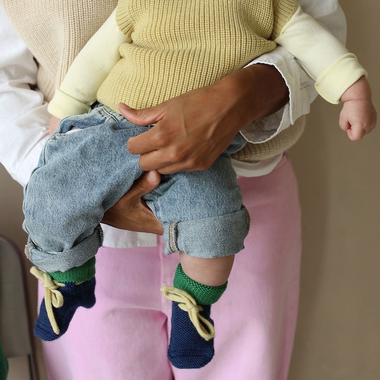 Hvid babyslofjes colorblocking blue-grass