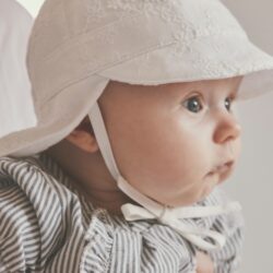 Huttelihut zonnehoedje embroidery antique white