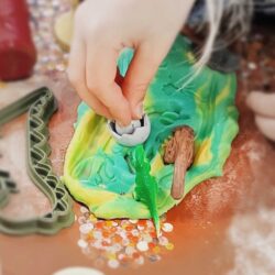 Invitation to imagine busy bag dino dinosaur