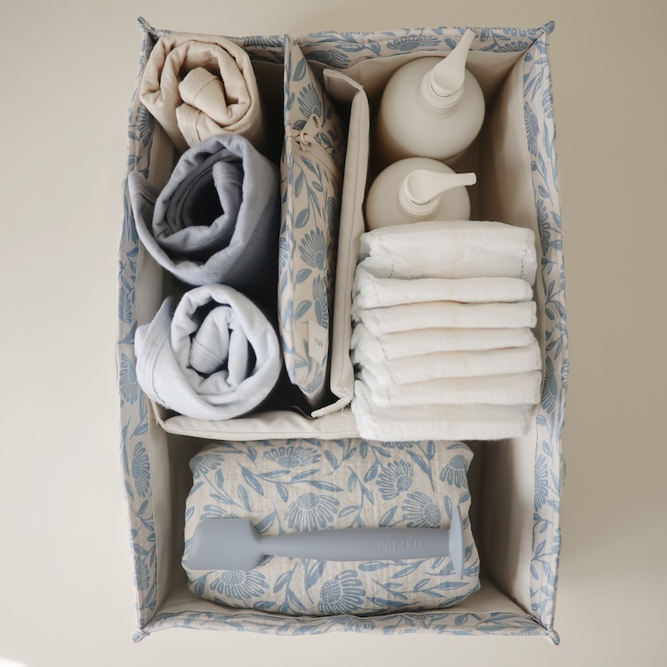 Mushie luier organizer blue flowers